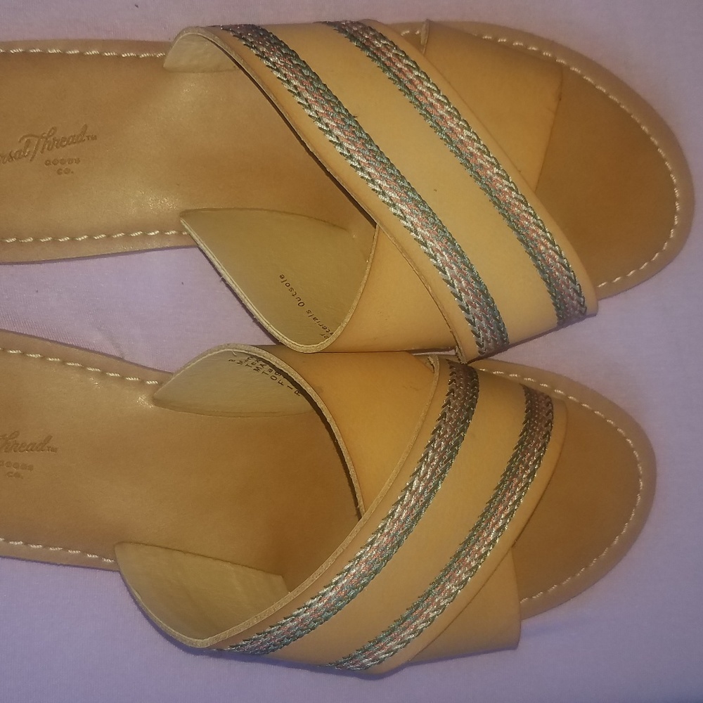 Universal Thread Slide Sandal